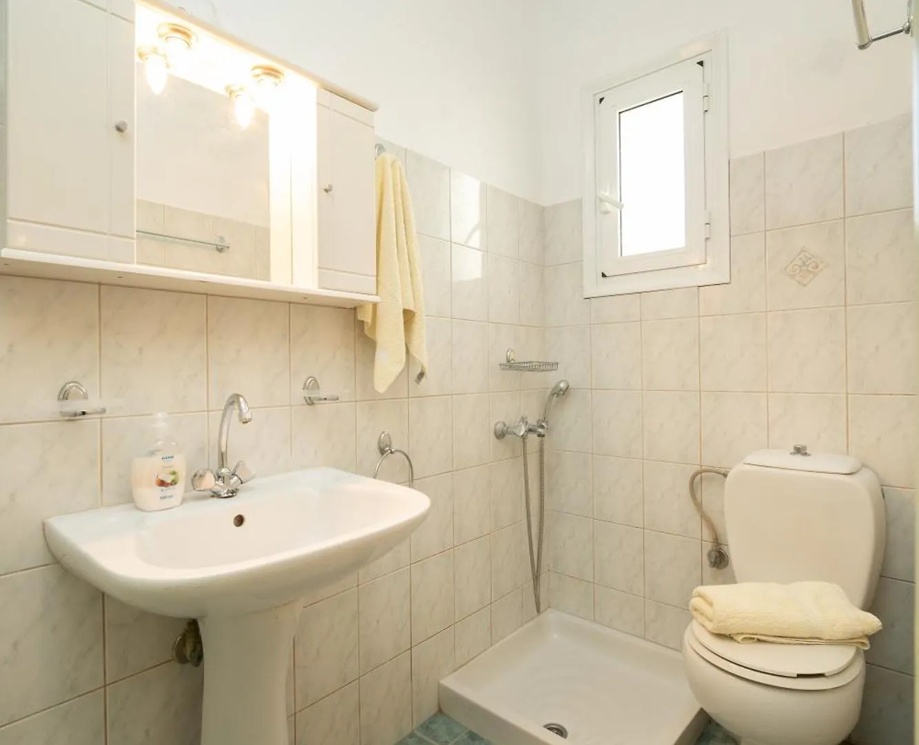 Penny'S Studios Agia Efimia Apartment
