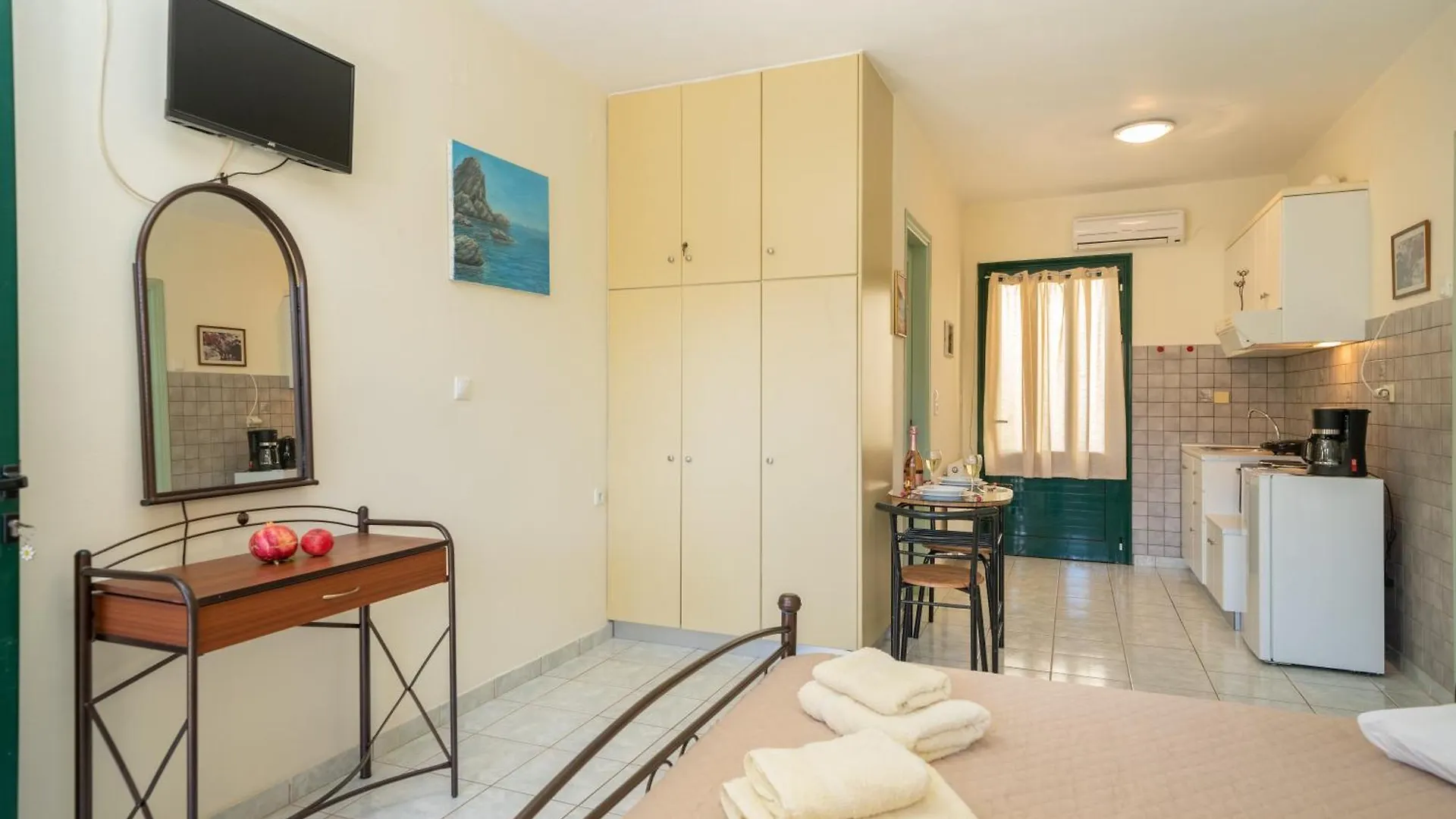 Penny'S Studios Agia Efimia 0*,